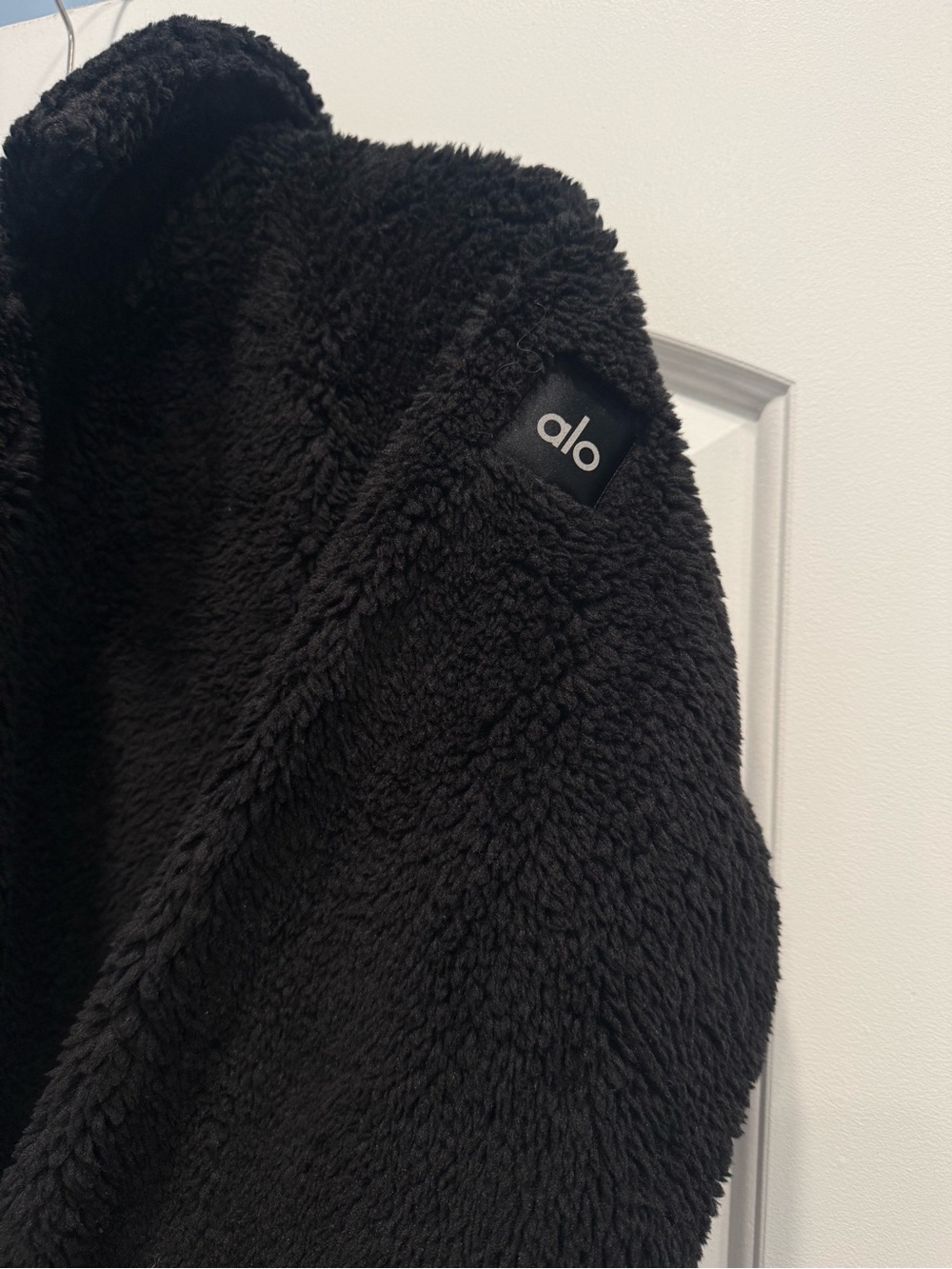 Alo oversize black Sherpa trench long coat size medium - Picture 3 of 4